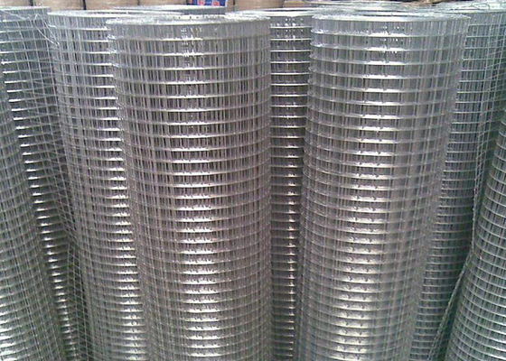 توری های مش سیم جوشکاری شده 1.5 * 1.5 سانتیمتر پانل های سیم جوش داده شده 4x8 برای مرغداری