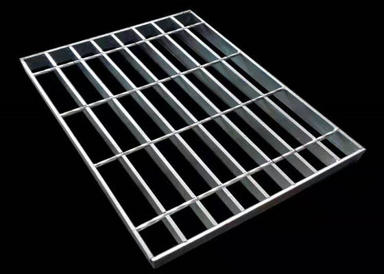 30 * 100mm فولاد گالوانیزه جوش داده شده از فولاد گالوانیزه در فضای باز توری فلزی