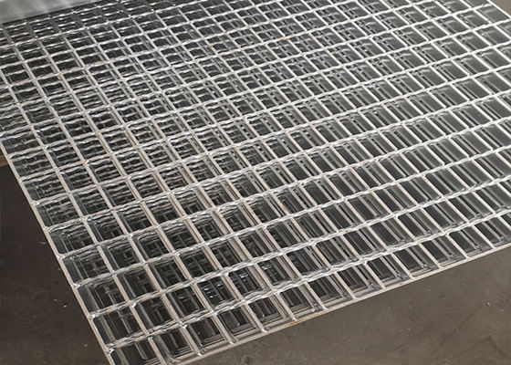 ضد Skid Q345 گریتینگ فولادی جوش داده شده با عرض 1250 میلی متر گالوانیزه گرم