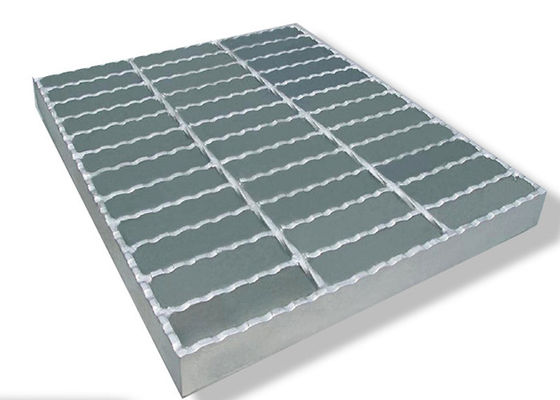 ISO9001 ضد زنگ راه باریک فولاد گریتینگ 8 * 8 میلی متر مشبک فلزی برای Driveway