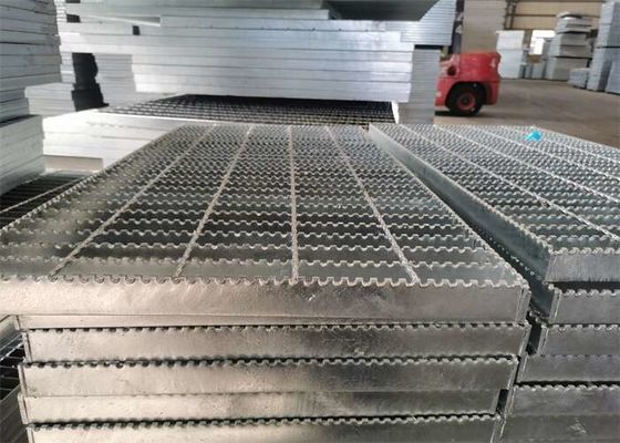 دندانه دار فولاد گالوانیزه گریتینگ گریتینگ آلومینیوم 6063 برای تخلیه استادیوم