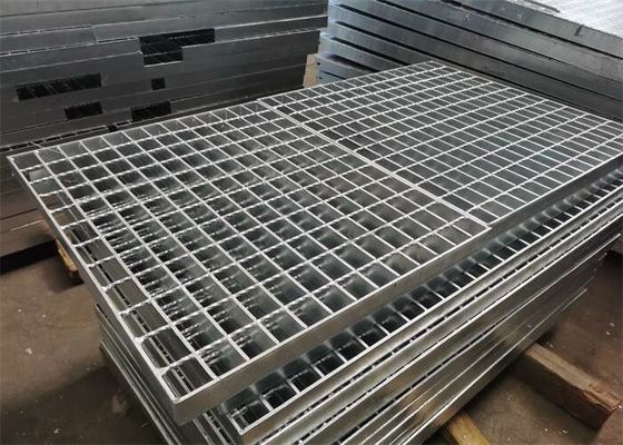 Q235 Skid Proof Galvanized Driveway Grates ساختار سبک 32x5 میلی متر