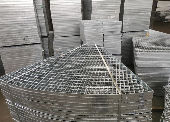 پوشش در فضای باز گرد گالوانیزه زهکشی Grates S304 فشار قفل شده است