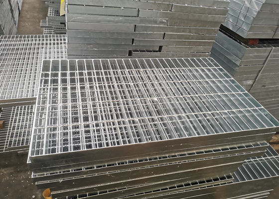 ضد لغزش کانال گالوانیزه گریتینگ Q195 فولاد ضد زنگ Driveway Drain Grate
