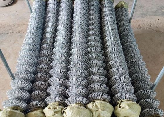 نرده اتصال زنجیره ای گالوانیزه پوشش داده شده 3.0 میلی متر با لبه پیچ و تاب انگشت