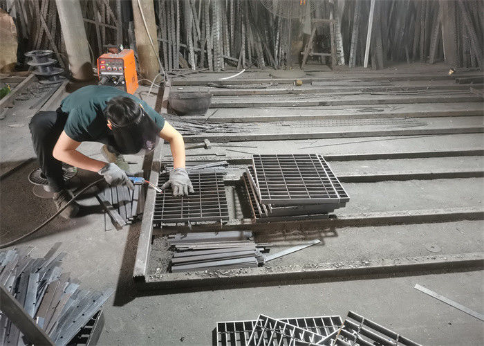 ورق گریتینگ فولادی سکوی اتومبیل 50x4 میلی متر مقاومت در برابر خوردگی