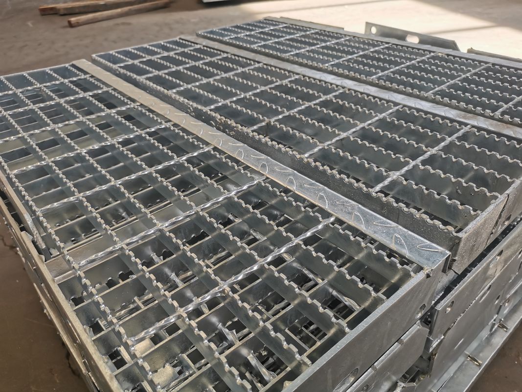گریتینگ فولاد ترکیبی گالوانیزه داغ ODM عرض 1 متر عرض T4 نوع کارخانه در فضای باز